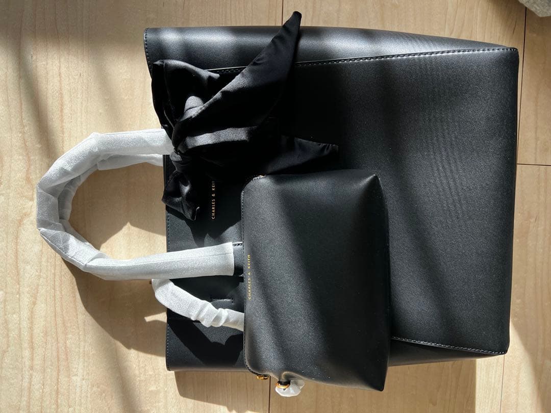 新品　未使用✴︎CHARLES&KEITH バック A4バック