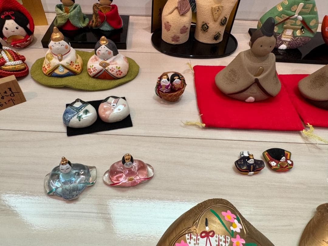 雛人形 五月人形 陶器製 多色 伝統的デザイン