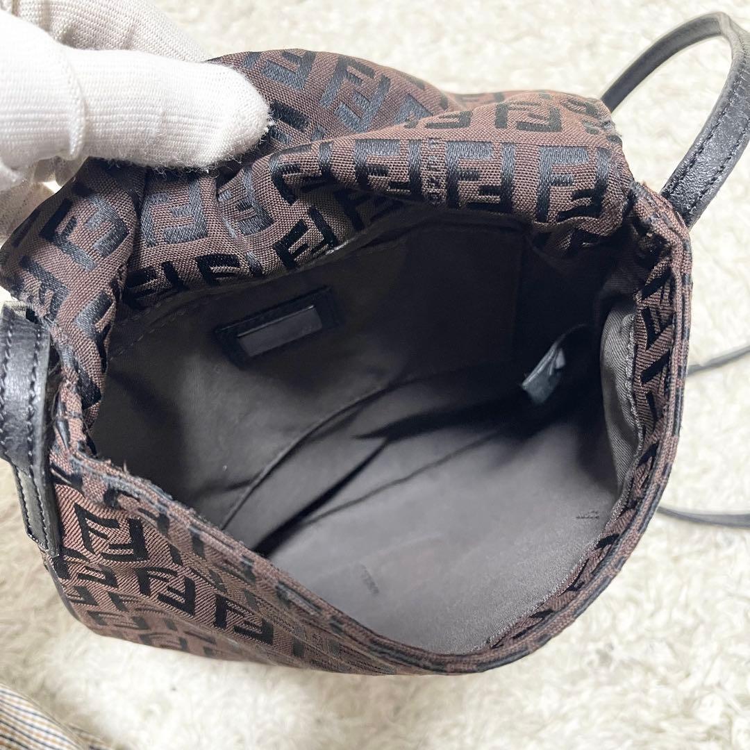 【良品】フェンディ　ショルダーバッグ　ポシェット　レザー　キャンバス　ズッキーノ