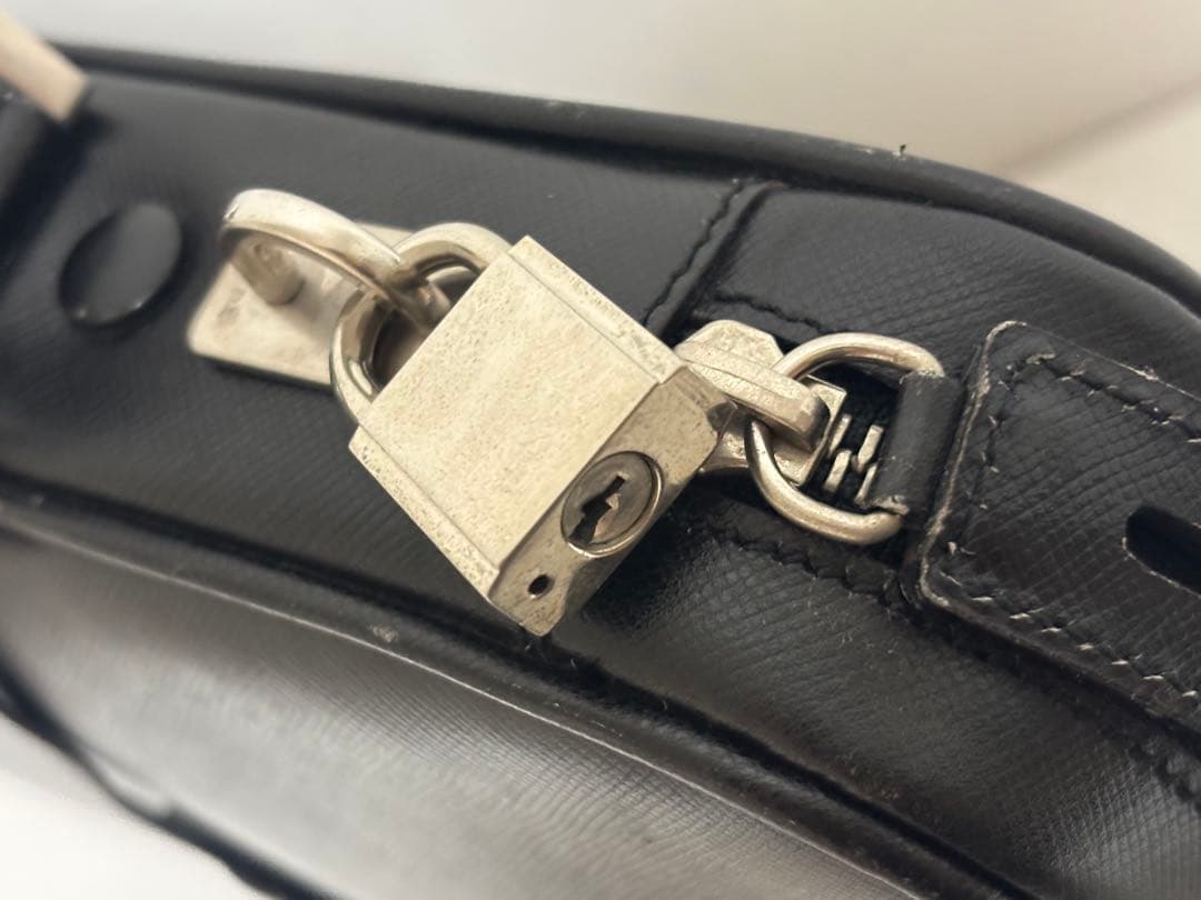 【鍵付き南京錠】PRADA ビジネスバッグ 三角ロゴ サフィアーノレザー メンズ