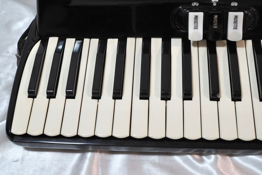 Crucianelli クルチャネッリ アコーディオン 41鍵盤120ベースの通販は