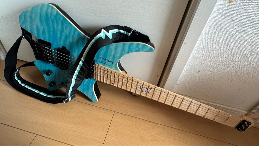 朝日六花コラボモデル ストランドバーグ strandberg 6弦 ケース付き