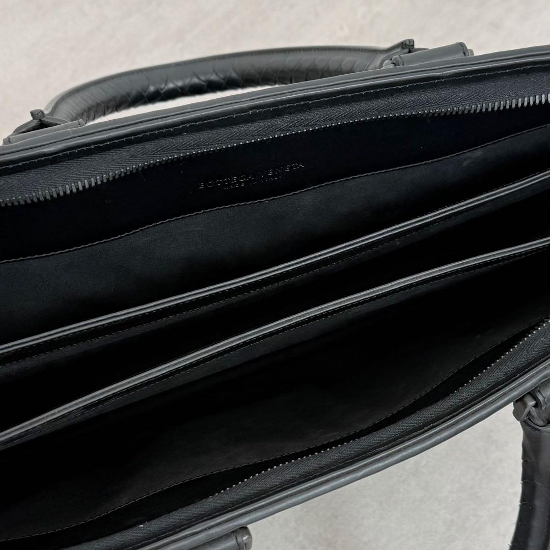 極美品 BOTTEGA VENETA ビジネスバッグ イントレチャート ブラック