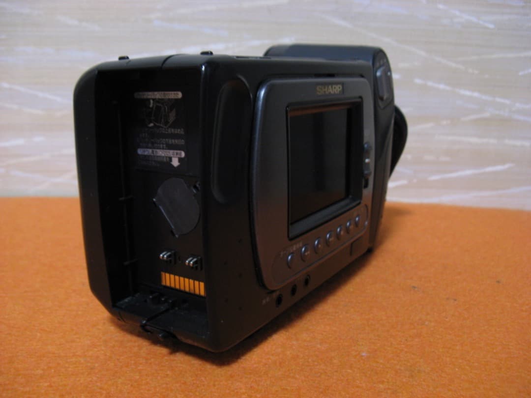 動作OK❗️☆シャープの液晶8ミリビデオカメラ・VL-EL310