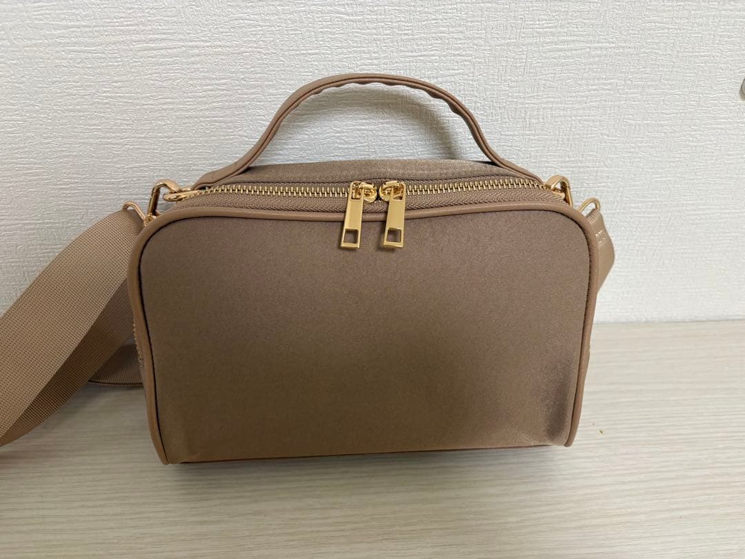 soleile ソレイル　カメラバッグ　ハンドルバッグ　ベージュ
