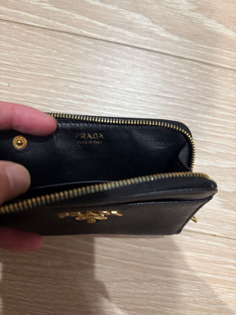 PRADA マルチケース