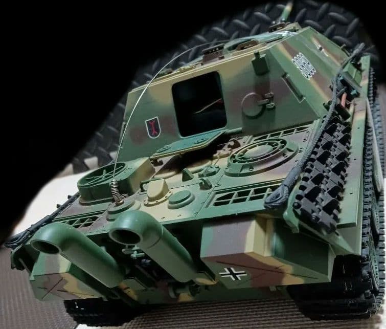 ヘンロン社製 RCバトルタンク 1/16