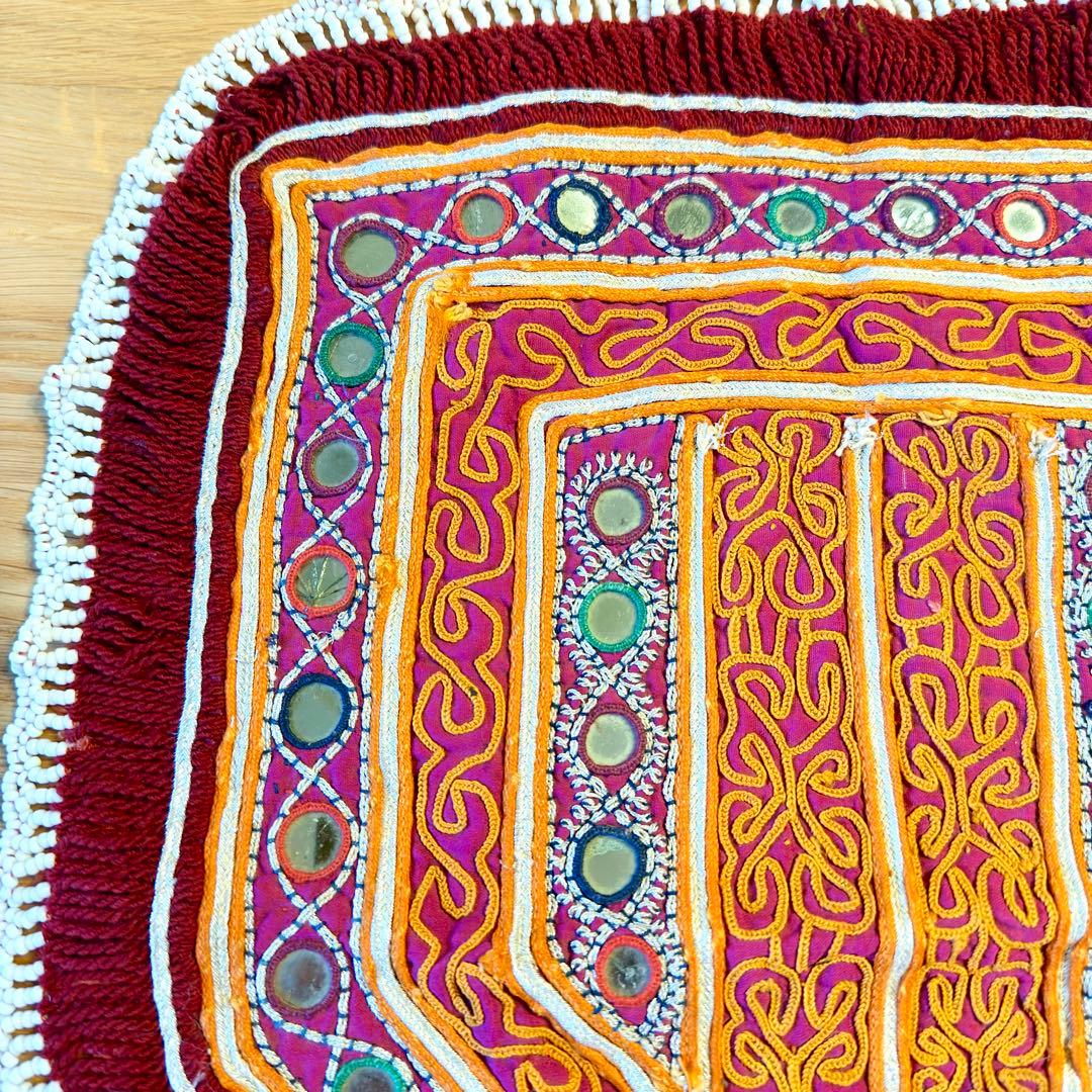 アフガニスタン ミラーワーク 民族古布 刺繍生地 タペストリー - メルカリ