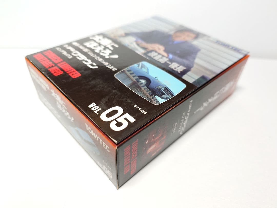 トミカリミテッドヴィンテージネオ 太陽にほえろ！ トヨタ クラウンバンデラックス