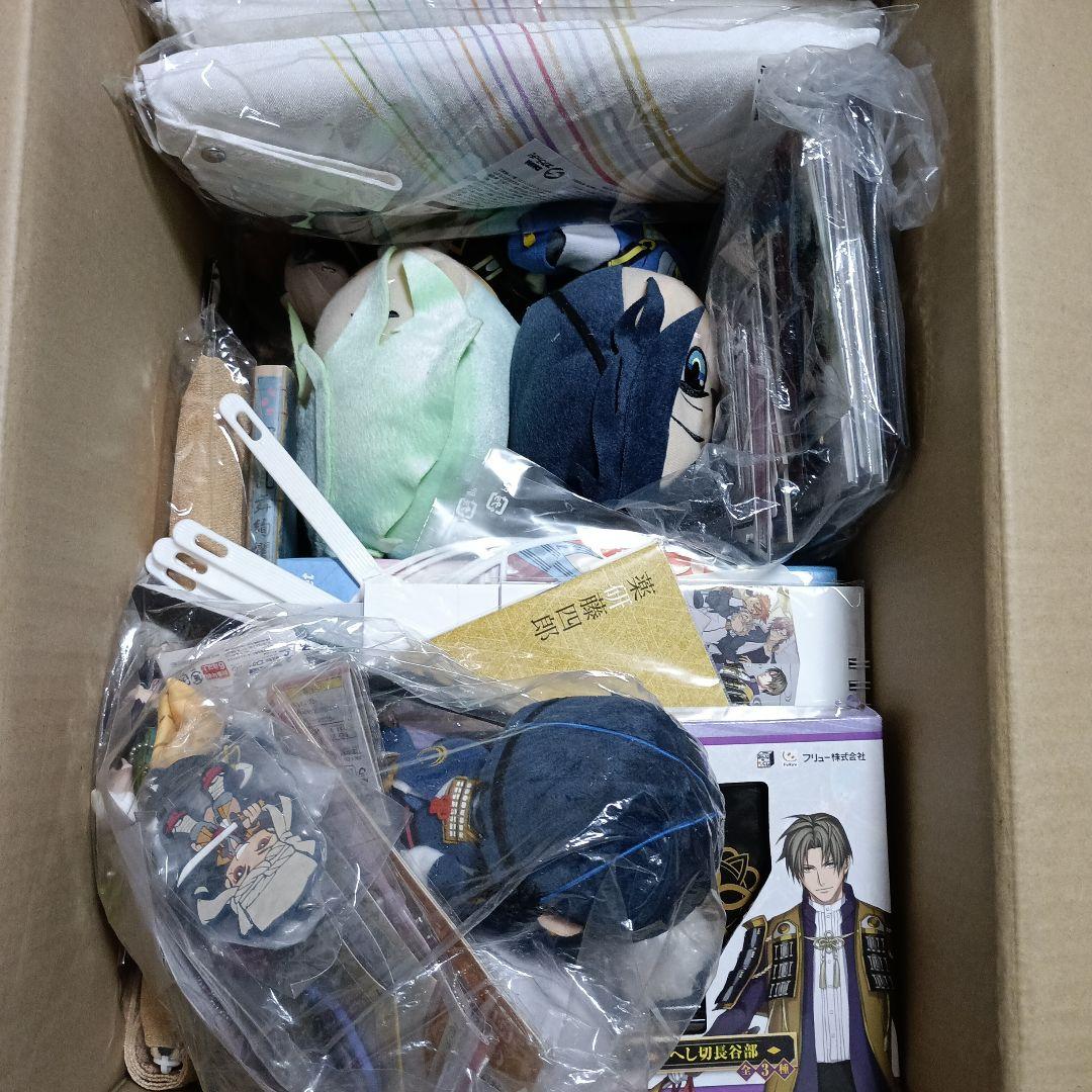 刀剣乱舞グッズ 120サイズ段ボール 250点以上 まとめ売り