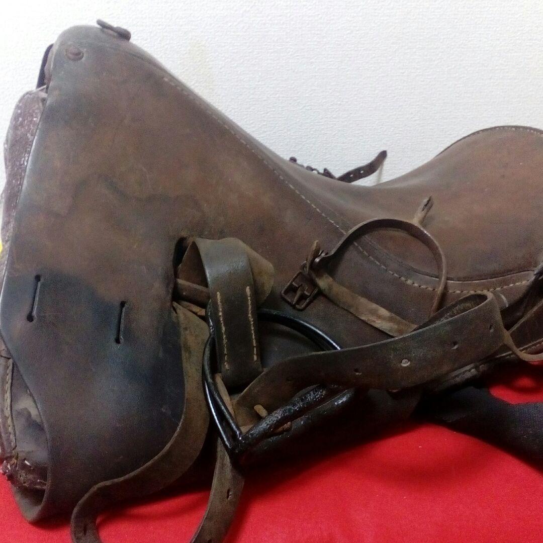 旧日本陸軍将校軍馬用鞍戦前後時代レザーアンティーク６３センチ馬具当時物 旧日本陸軍将校軍馬用鞍戦前後時代レザーアンティーク63センチ馬具当時