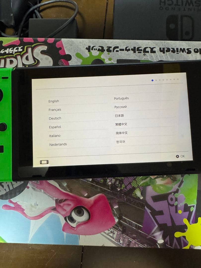 Nintendo Switch 本体 赤・緑　ハードケース付き