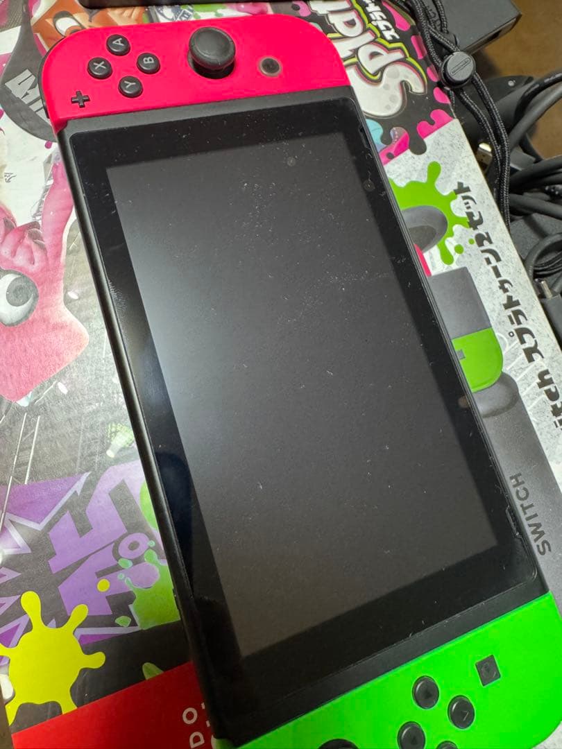 Nintendo Switch 本体 赤・緑　ハードケース付き