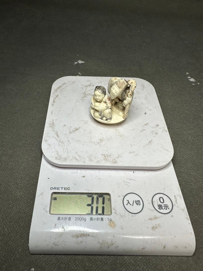 極上 根付 天然素材 アンティーク 骨董 飾り物 古美術 置物 細密細工 彫刻