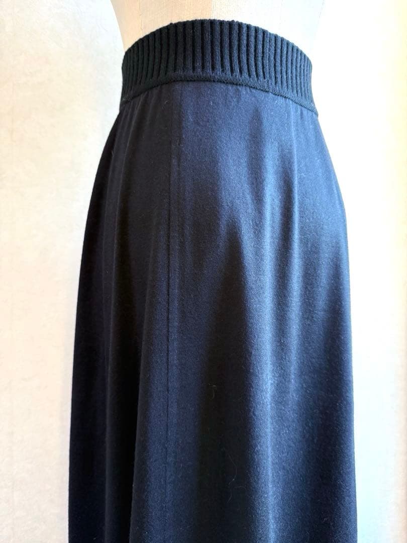 ロロピアーナ定価３８万雑誌＆公式掲載カシミアシルクボックスプリーツフレアスカート