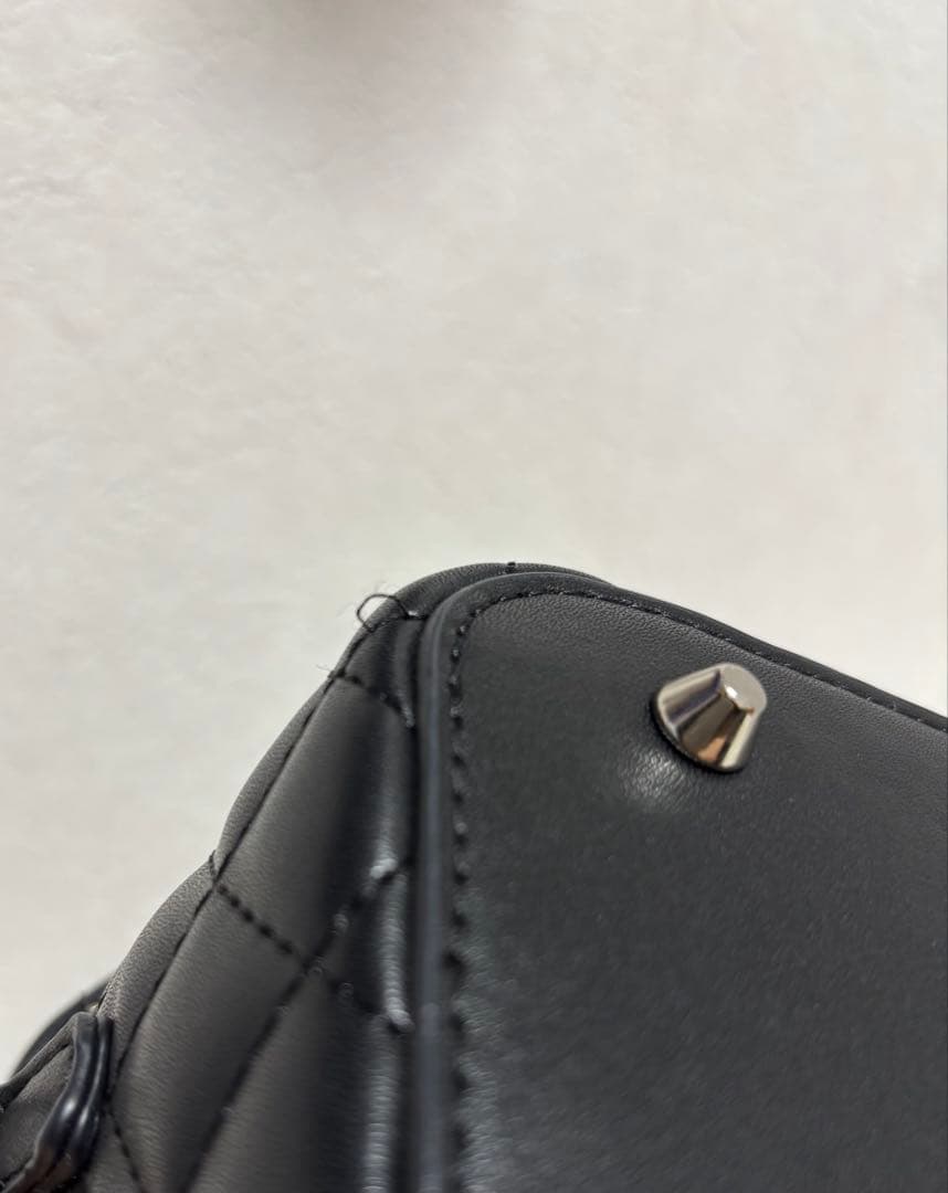 Darich ダーリッチ　キルティングショルダーミニバッグ ブラック　ロゴ