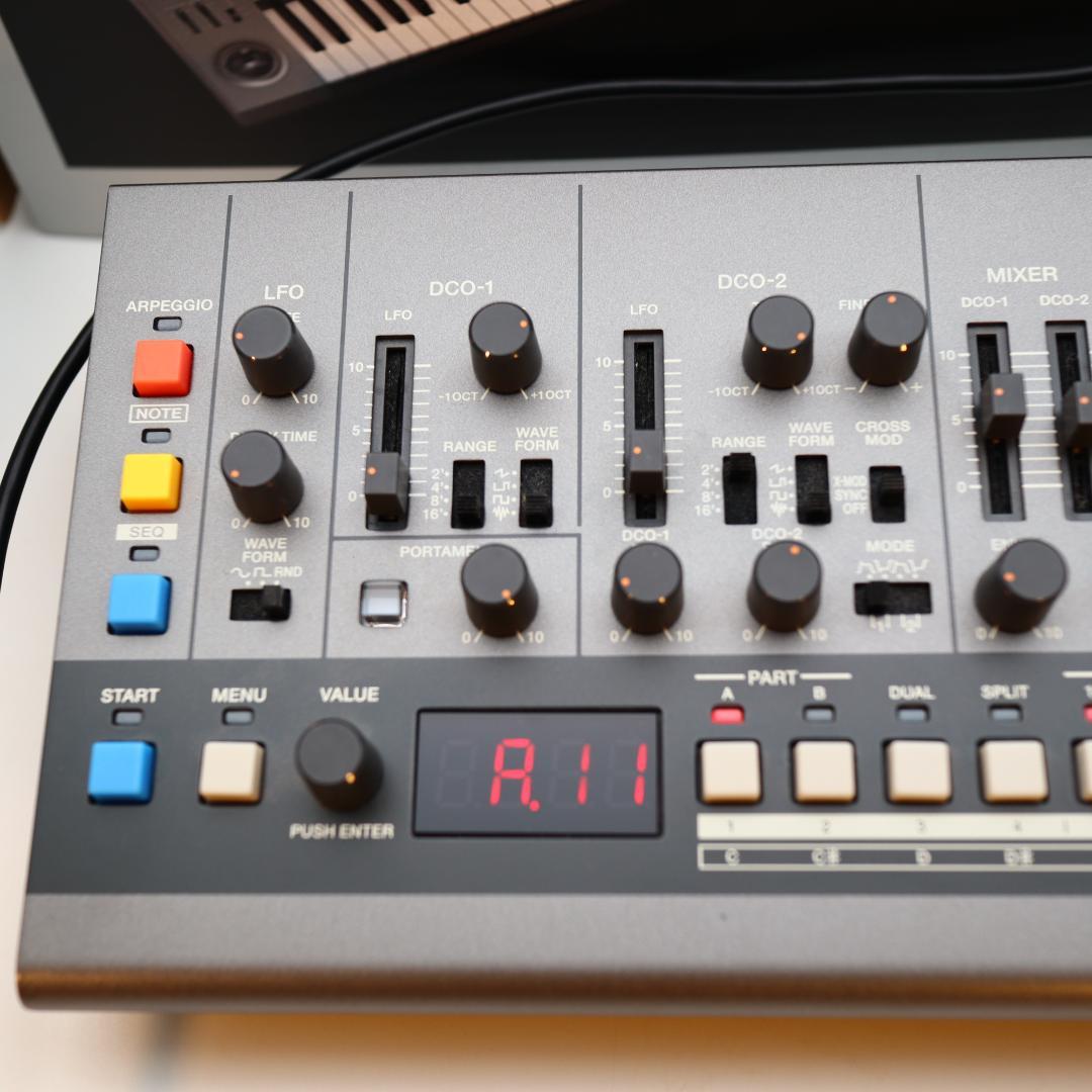 ローランド Roland Boutique JX-08　美品　元箱有　不具合あり