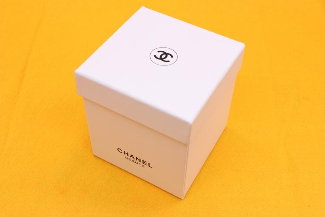 シャネル スノードーム オブジェ ノベルティ トナカイ 鹿 ホワイト ゴールド