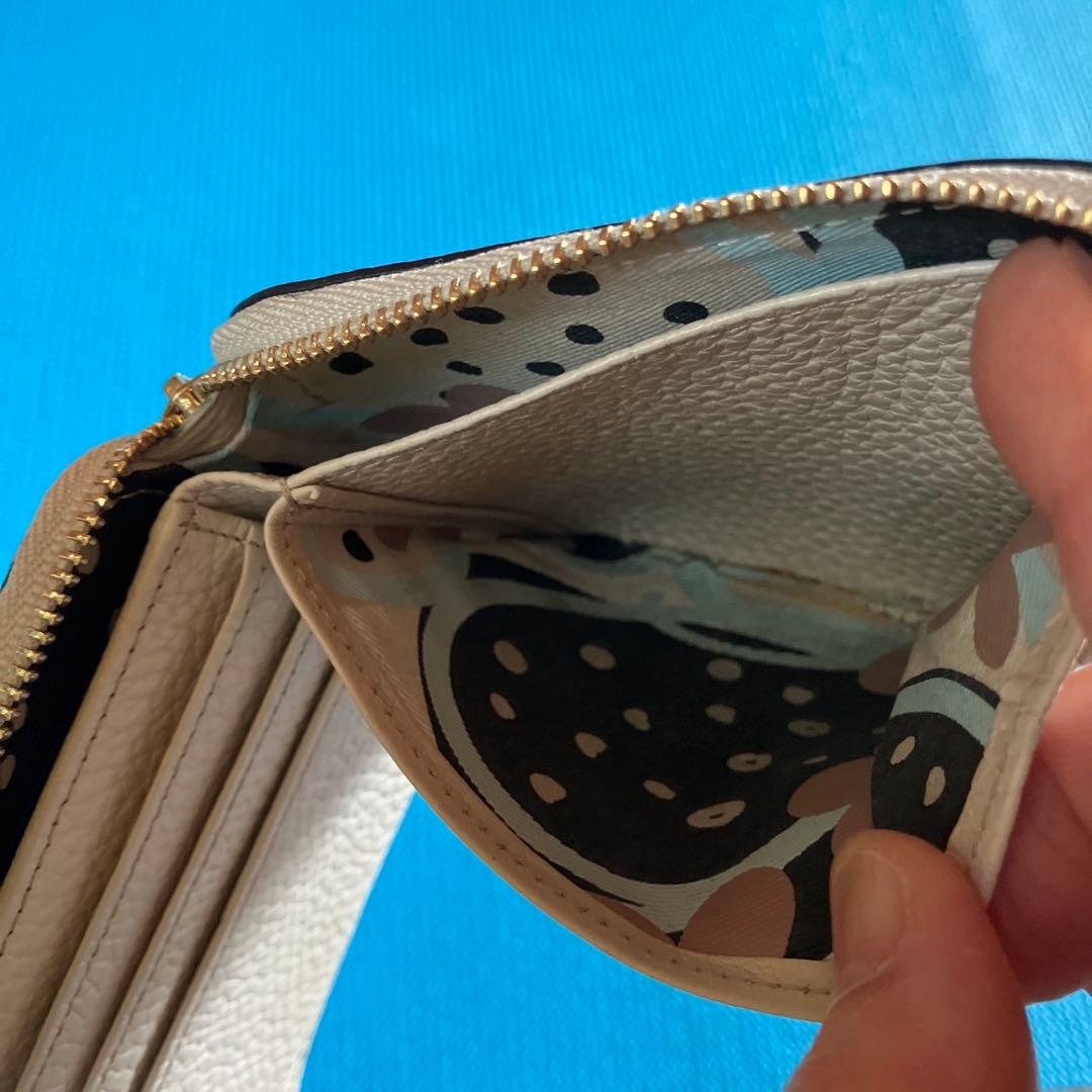 IANNE PAL イアンヌ パル エッフェル塔から花束を 二つ折り財布