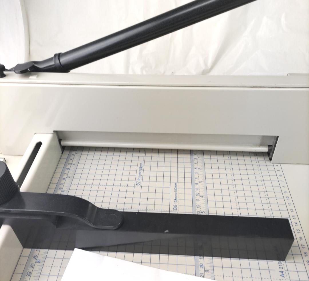 大型裁断機 BA58A4-14 中古品 YG-LN 説明書付