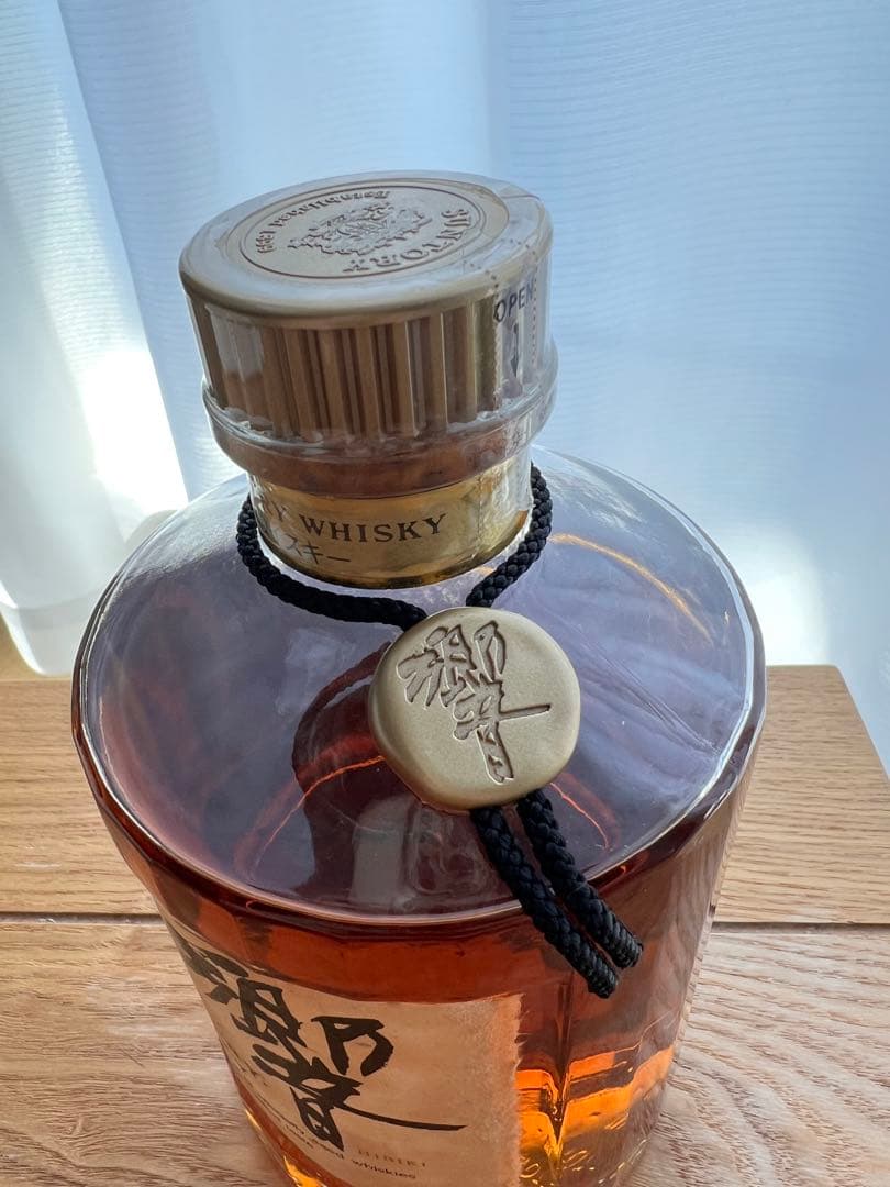 サントリー 響（旧17年）金キャップ向獅子 古酒 - メルカリ サントリー