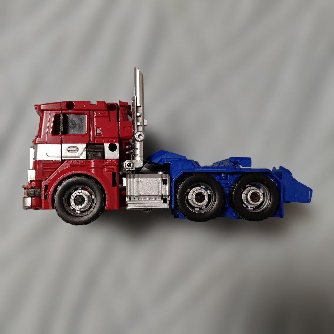 トランスフォーマー　オプティマス似の非正規品　PE-DX10