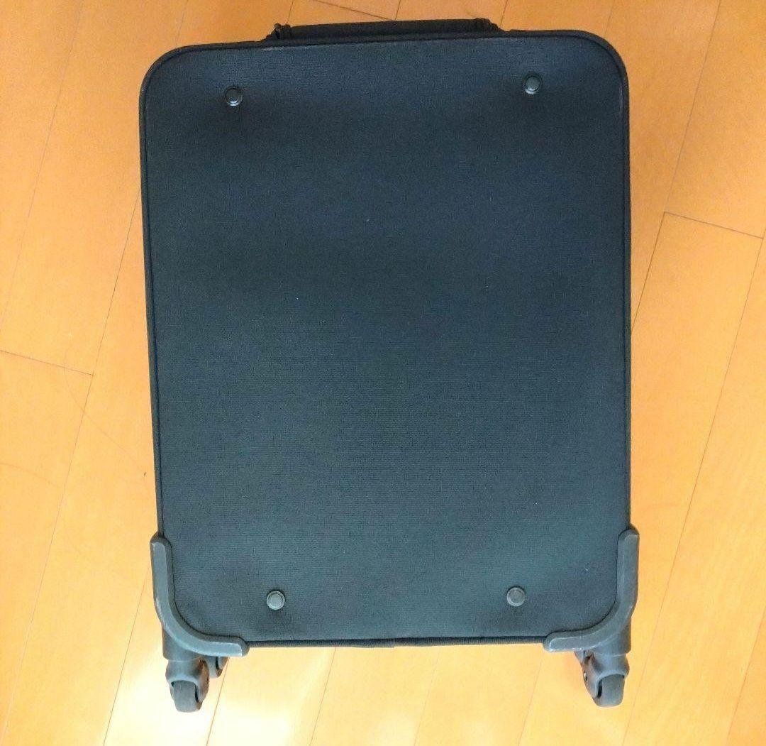 タグ説明書カギ付き】半分の厚みで収納できるソフトキャリーケースS 36L