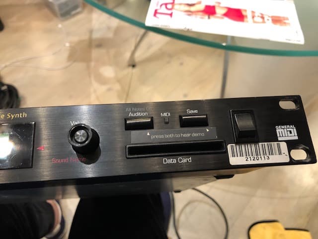 往年の名器 ENSONIQ MR-RACK!! 音源モジュール