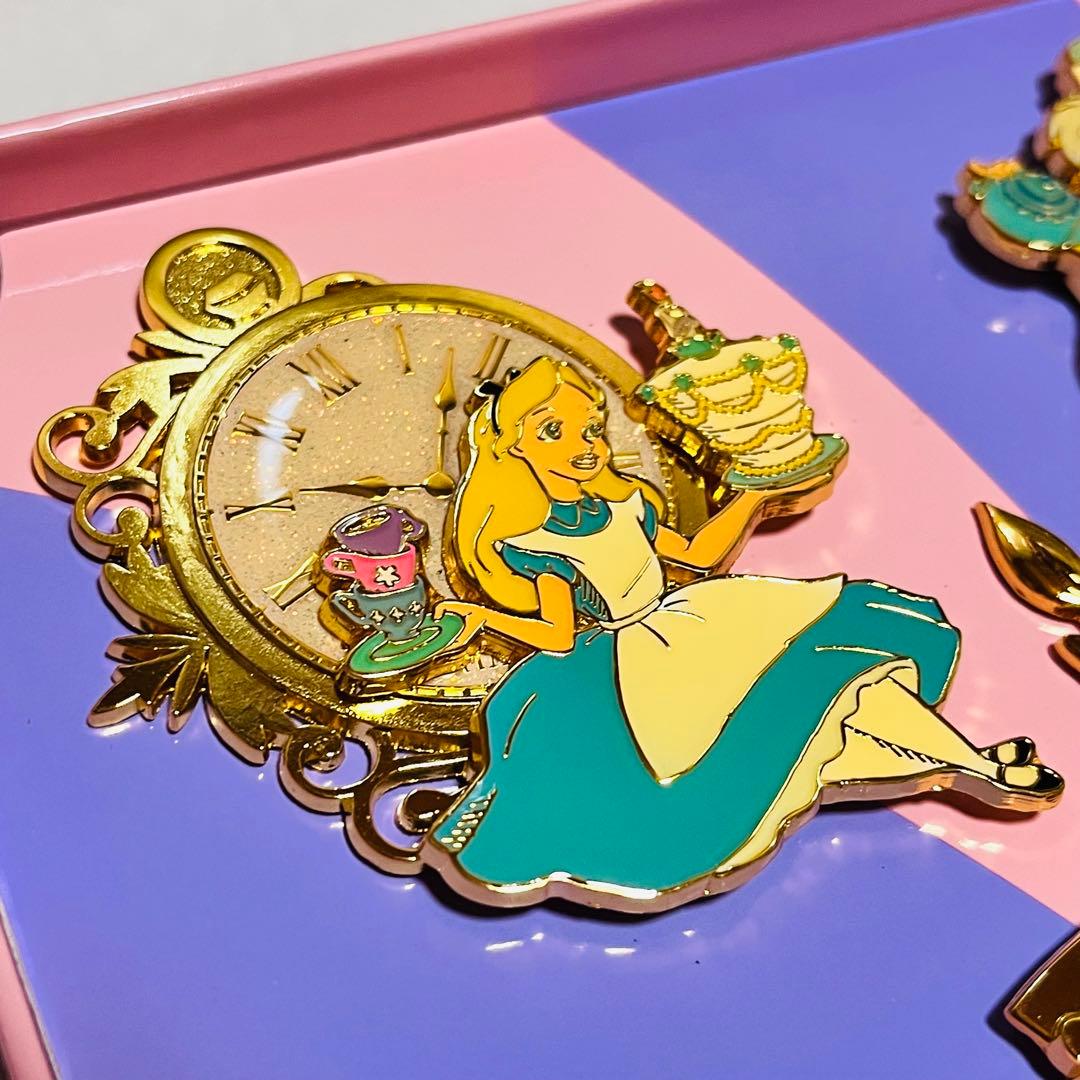 ディズニーストア 不思議の国のアリス 70周年 ピンバッジセット
