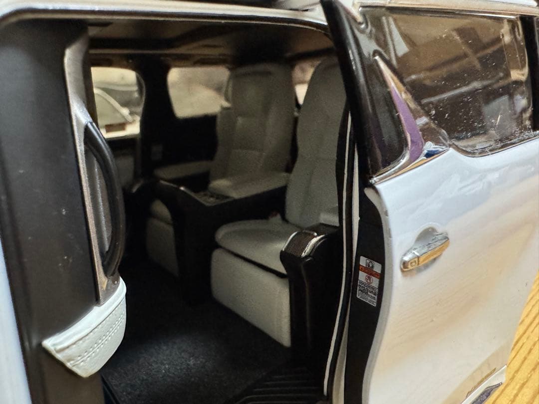 レクサスLM 300h 1/18