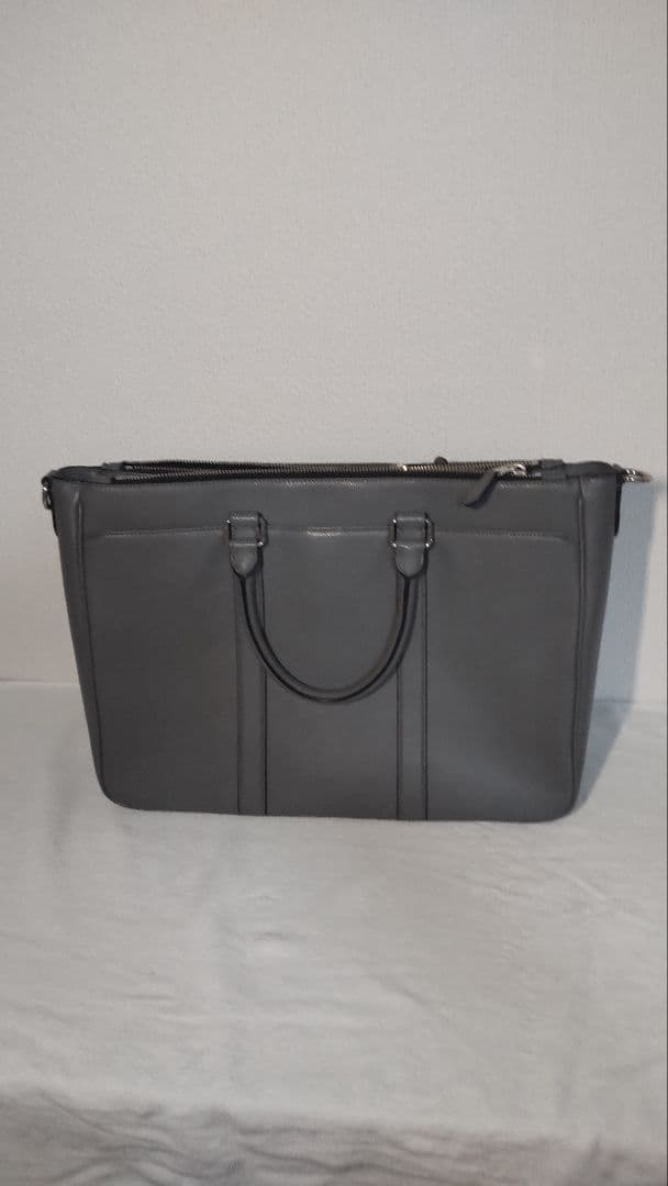 ライトグレー レザー ビジネスバッグ