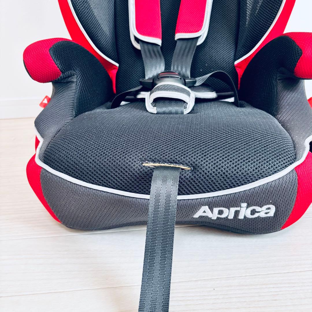 【極美品】アップリカ　チャイルドジュニアシート　エアグルーヴ　AGレッド　赤　黒