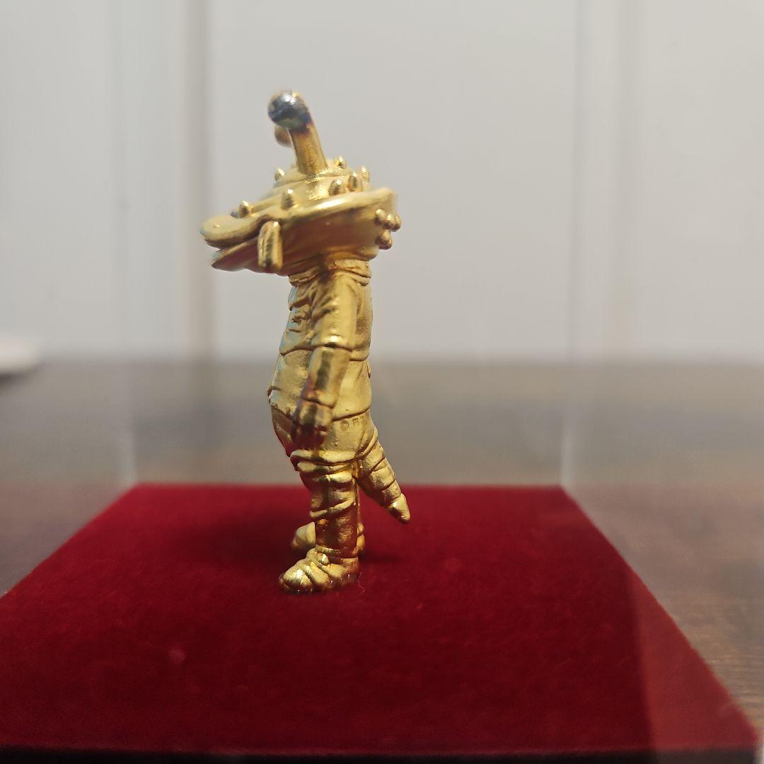 【２4金】 カネゴン　黄金フィギュア　専用ケース有り　©円谷プロ