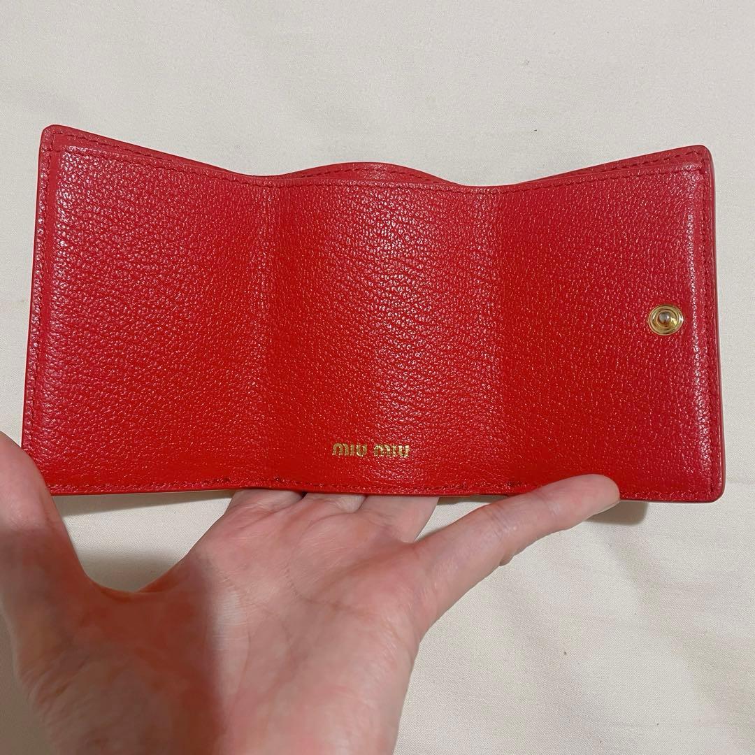 MIU MIU 三つ折り財布 マドラスラブ
