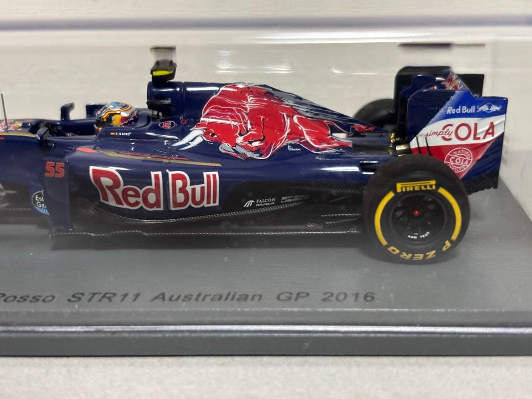 希少品Scuderia Toro Rosso STR11 2016 ミニカー