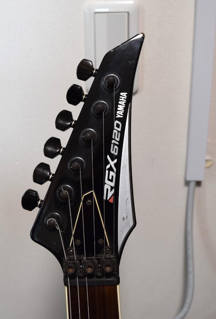YAMAHA　RGX612D　フロントはダンカン？　故障品扱いです