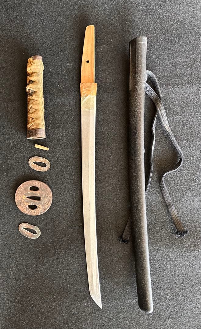 刀装具　 脇差　拵え　鉄地蛙図鍔　獅子目貫　時代 武具　 骨董　古美術　現状B