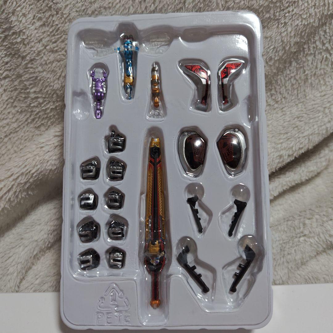 さ*が様 箱無し　真骨彫製法仮面ライダーカブト　ハイパーフォーム+おまけ