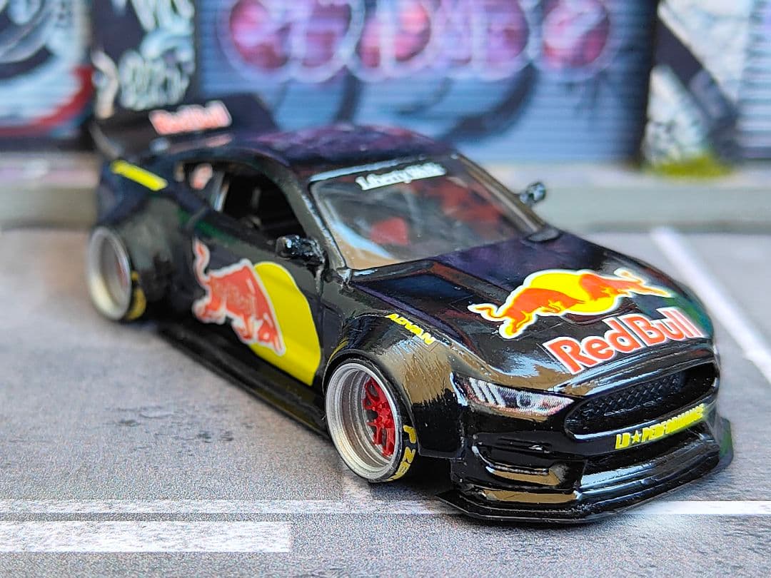 ホットウィールカスタム マスタング LBWK レッドブル ☆深リム☆トミカ改造