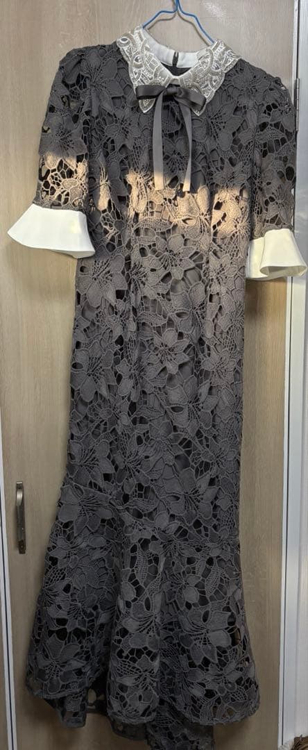 LEJA パールカラーボウタイフラワーレースフィッシュテールワンピースドレス