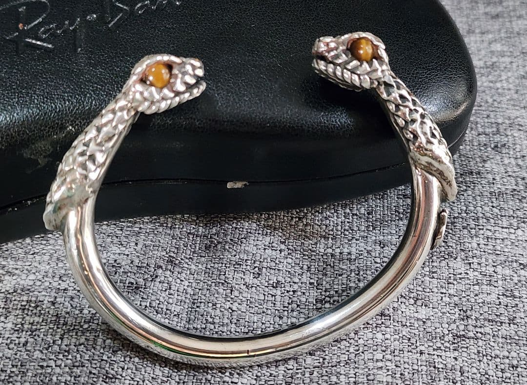 シルバー スネークデザイン バングル