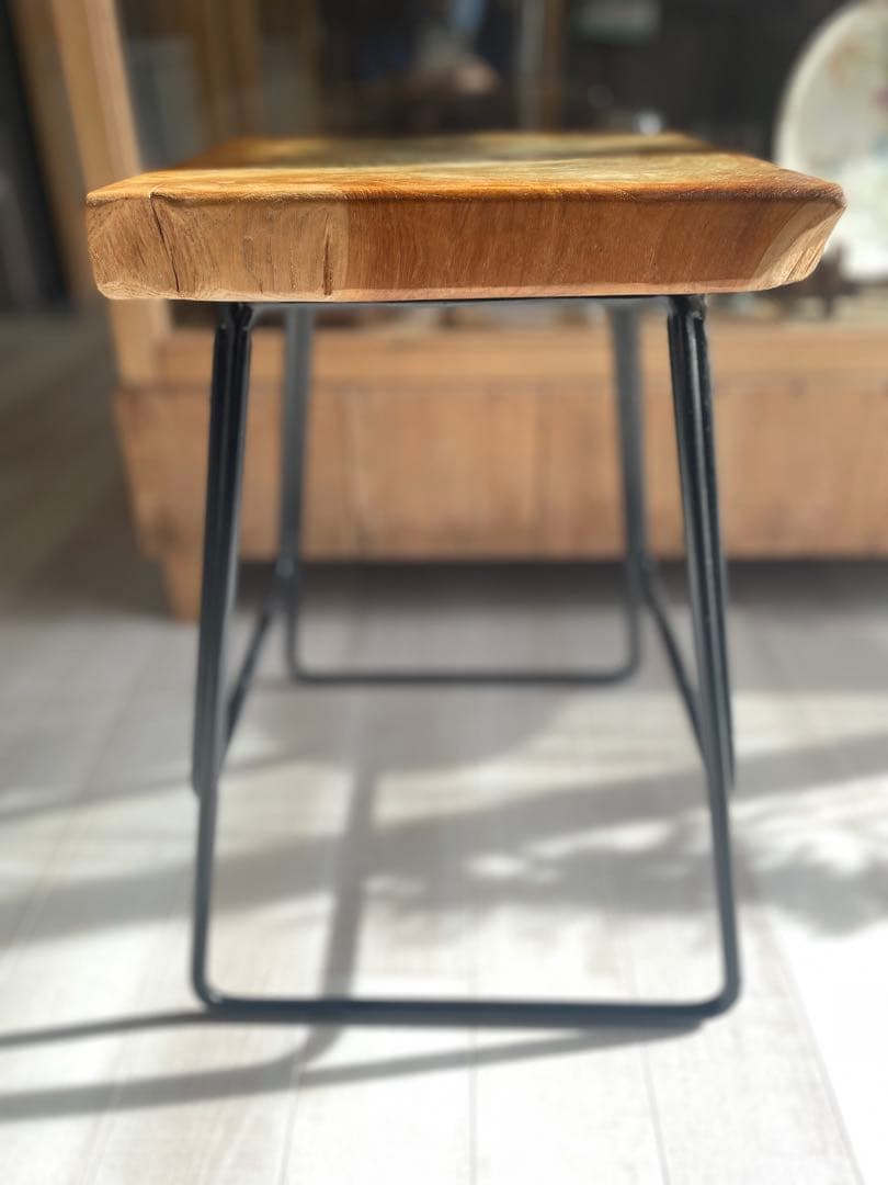 スツール／チーク材一枚板×スチール製脚／インダストリアル／ヴィンテージ風