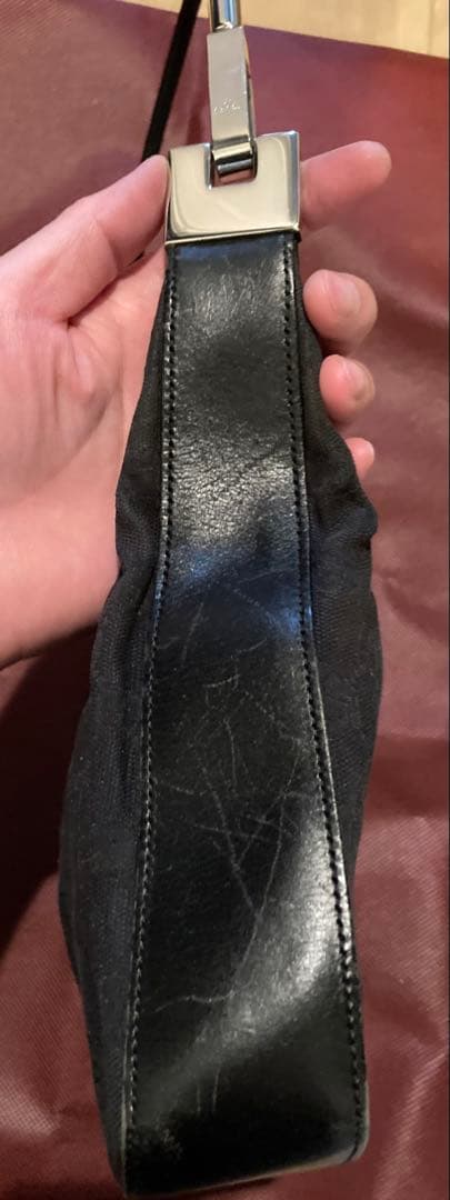 Gucci ブラック ショルダーバッグ