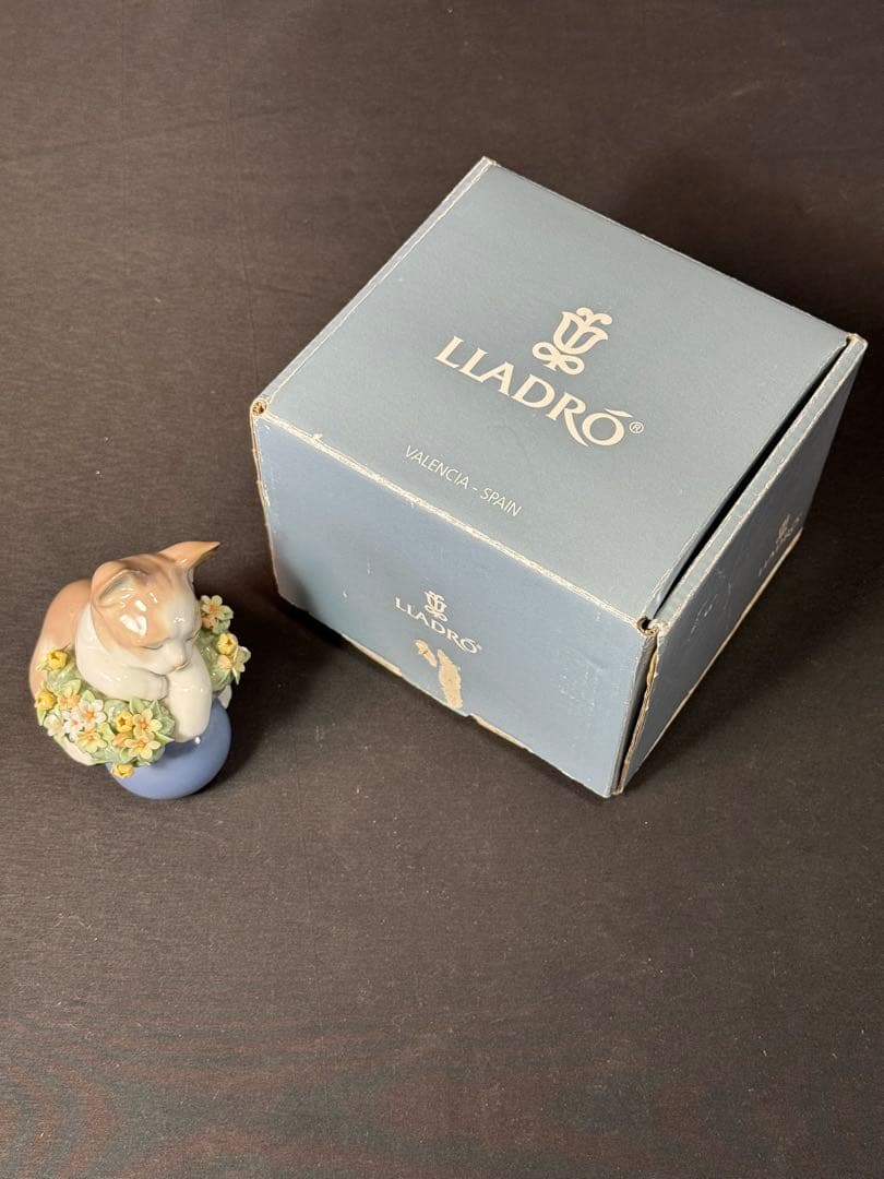 H83送料無料 リヤドロ フィギュア お昼寝の場所 猫 ネコ LLADRO