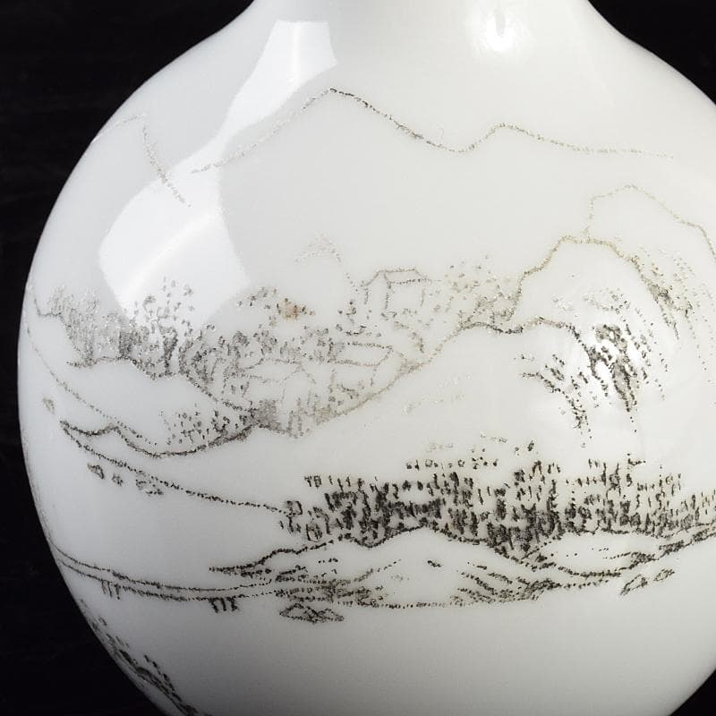 中国　打刻画在銘　漢詩山水人物文　長顎瓶　C　R5058