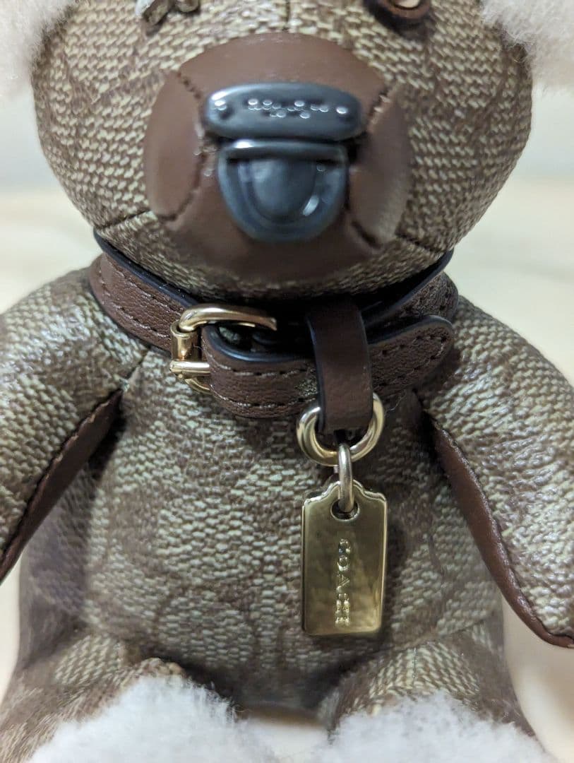 COACH シグネーチャー柄ベアー バッグチャーム
