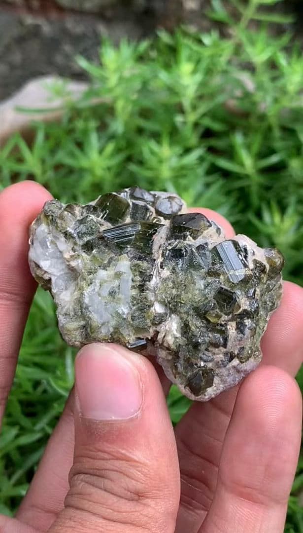 【特大210ct天然トルマリン原石 とフローライト ミャンマー産ビルマ　モゴック SILVERパーティカラードトルマリンチャーム ミャンマー・モゴック産