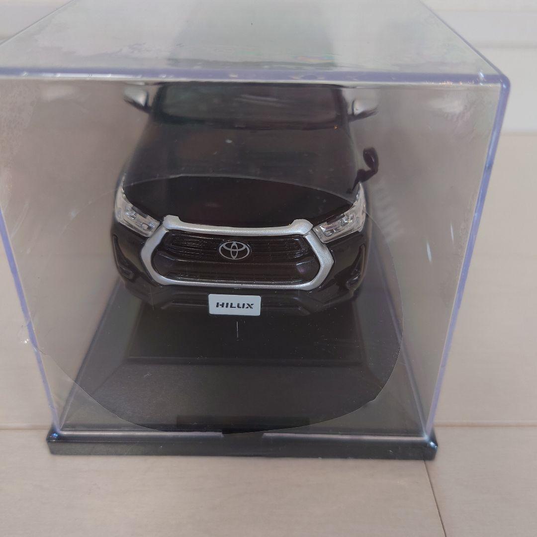 HILUX 1/30スケール 黒モデルカー