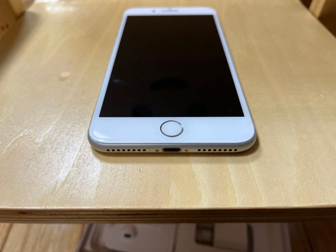 Apple iPhone 8 Plus シルバー 本体 64GB