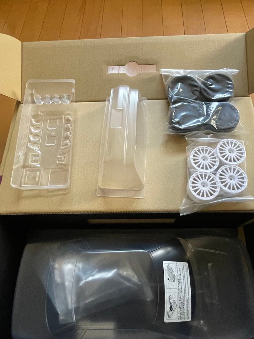 1/10 スバル　レガシィ（BC5)ツール•ド•コルスver. シャーシ組立済